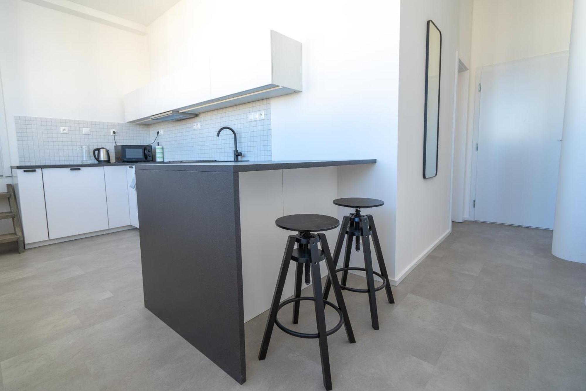 Old Town Apartment Black براتسيلافا المظهر الخارجي الصورة